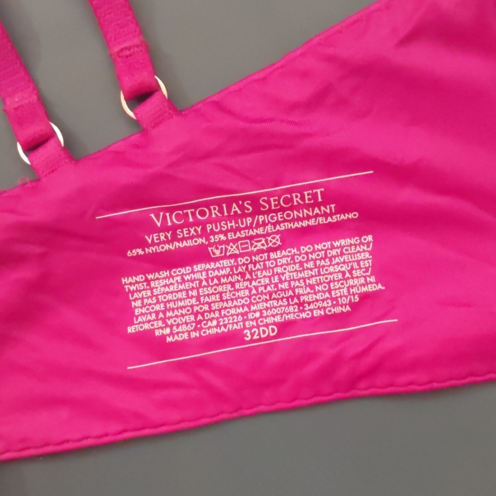 Like new Victoria Secret bra - Picture 3 of 3